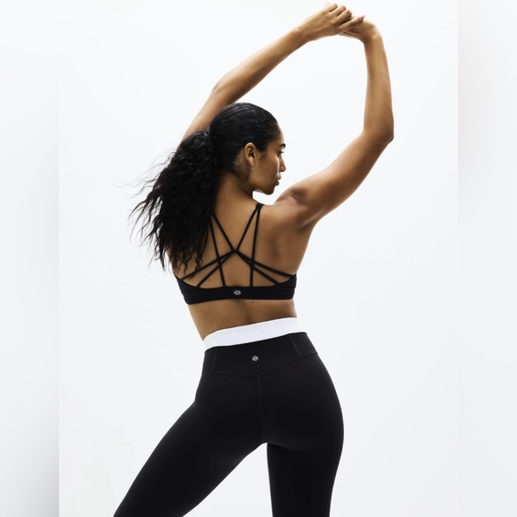 NWT-Athleta Black Solace Keyhole Bra, Large A-C - Picture 2 of 8